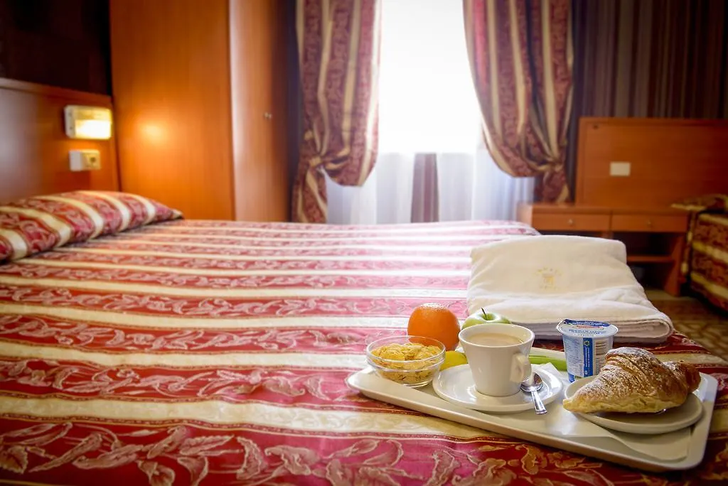 Hotel Emmaus Roma 3*,  Itália